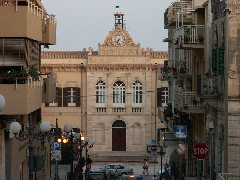 פוצאלו Guest House Via Crispi מראה חיצוני תמונה