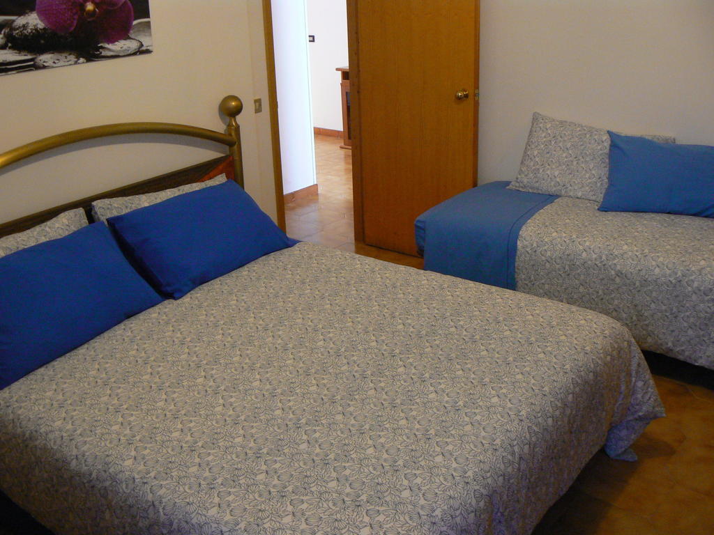 פוצאלו Guest House Via Crispi מראה חיצוני תמונה