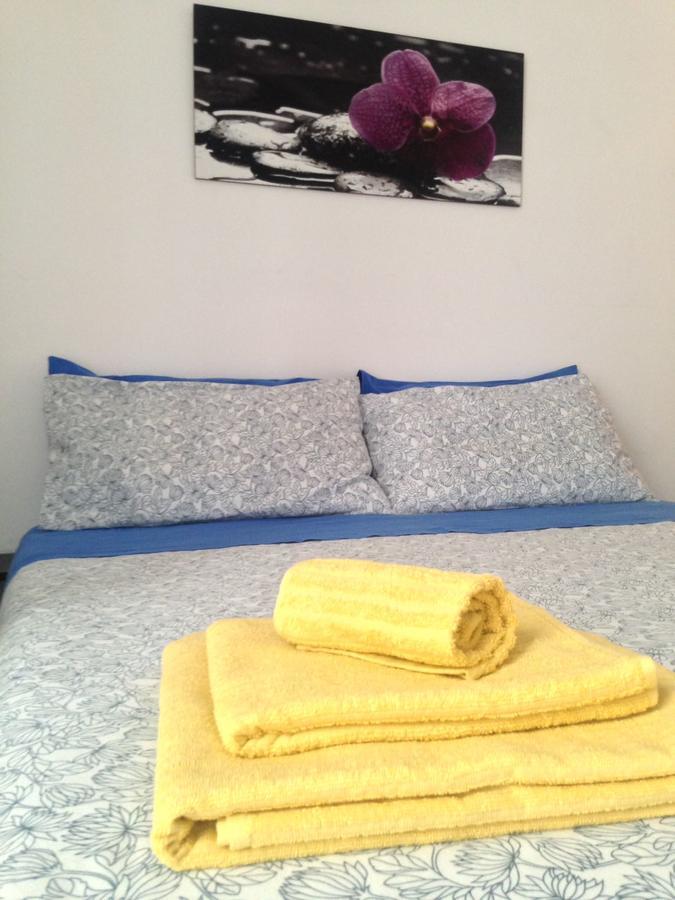 פוצאלו Guest House Via Crispi מראה חיצוני תמונה