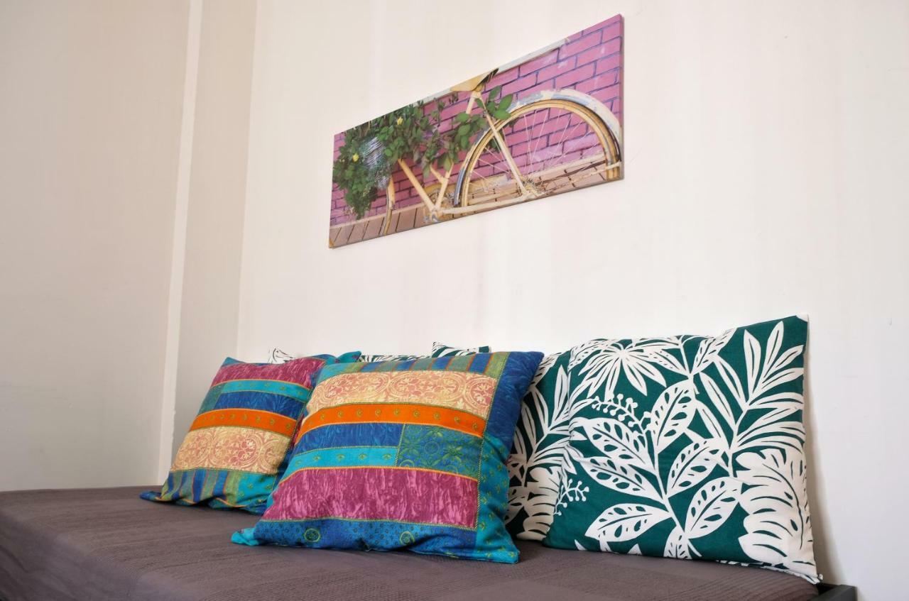 פוצאלו Guest House Via Crispi מראה חיצוני תמונה
