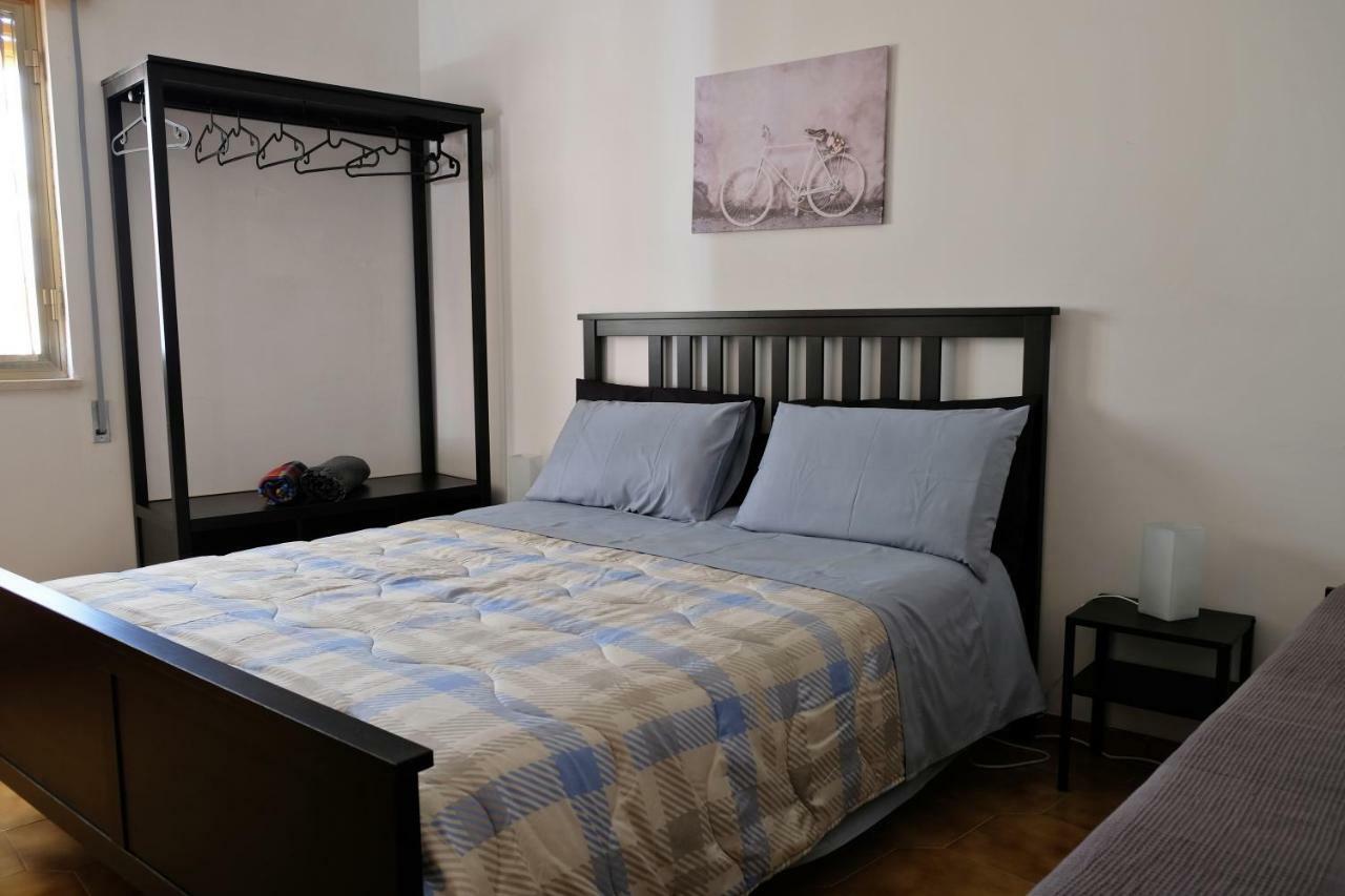 פוצאלו Guest House Via Crispi מראה חיצוני תמונה