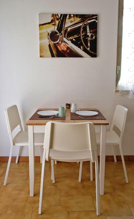 פוצאלו Guest House Via Crispi מראה חיצוני תמונה