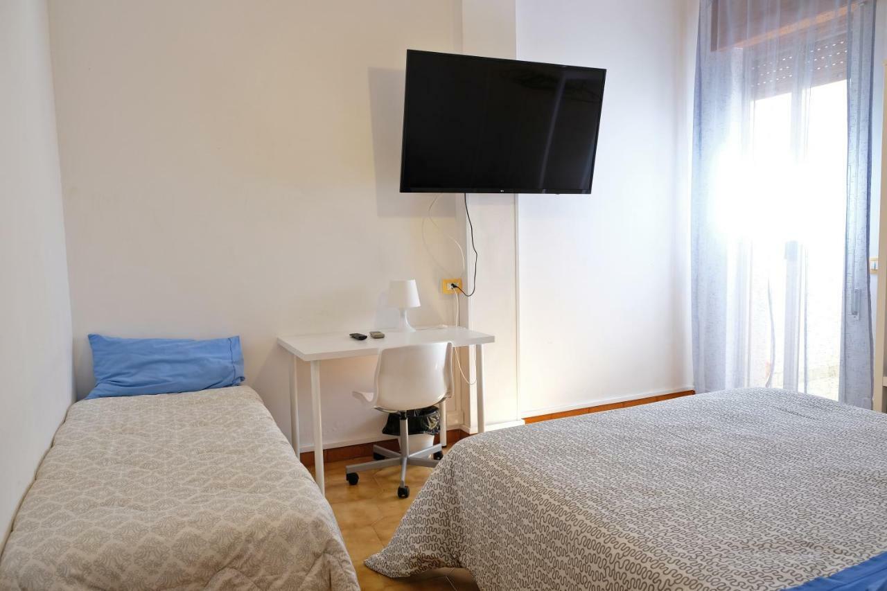 פוצאלו Guest House Via Crispi מראה חיצוני תמונה